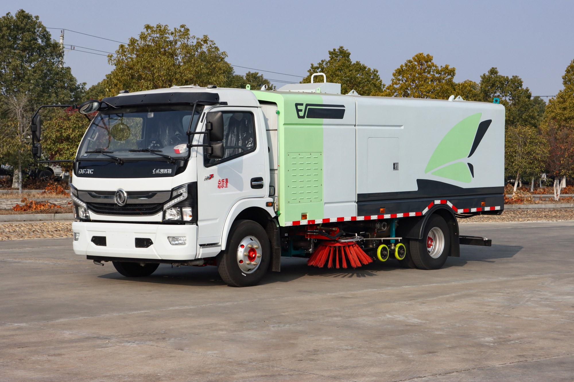 东风凯普特纯电动洗扫车